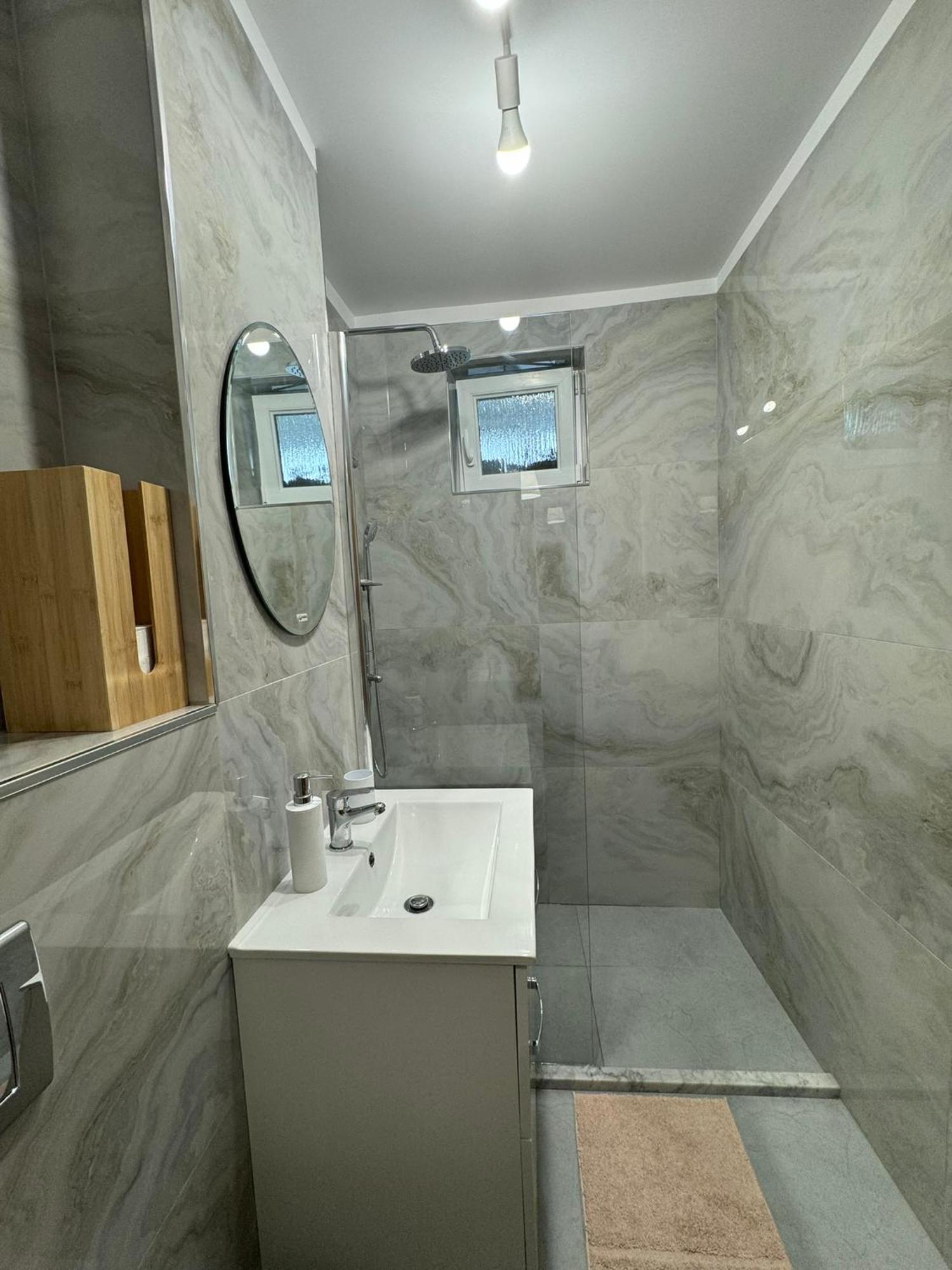 Apartament Central Ramnicu Valcea Exterior photo